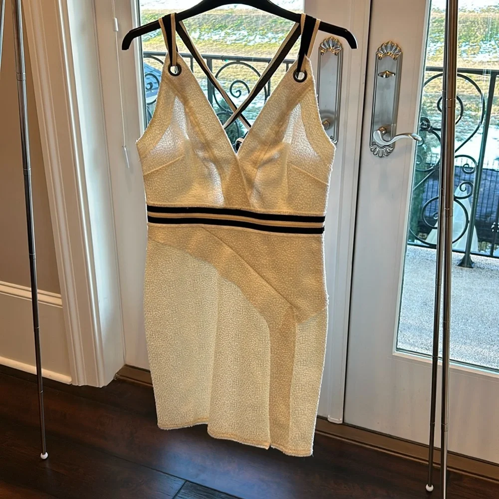 Cocktail dress with cream and black trim detail - Picture 3 of 4